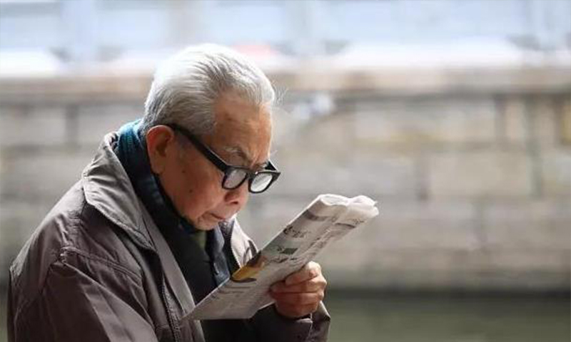 中老年人怎么配老花鏡，這3點(diǎn)很重要