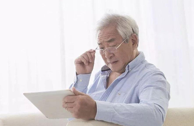 選購老花鏡需要注意事項 選購老花鏡需要注意事項