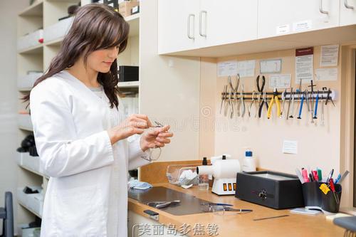 美麗島多焦鏡什么要定期到店保養(yǎng)？