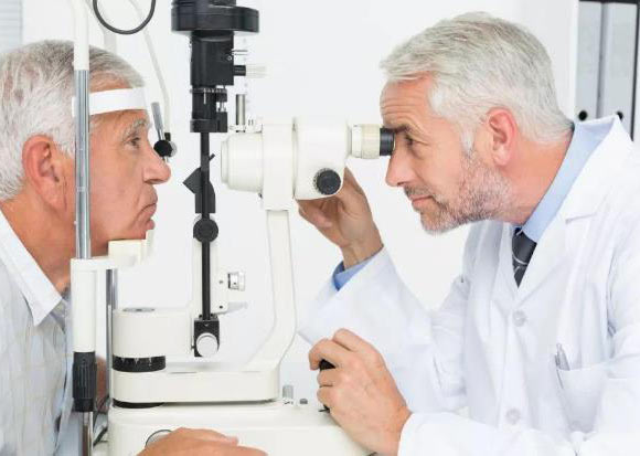 怎么佩戴老花鏡？驗(yàn)光 品牌 質(zhì)量 保養(yǎng)一個(gè)都不能少