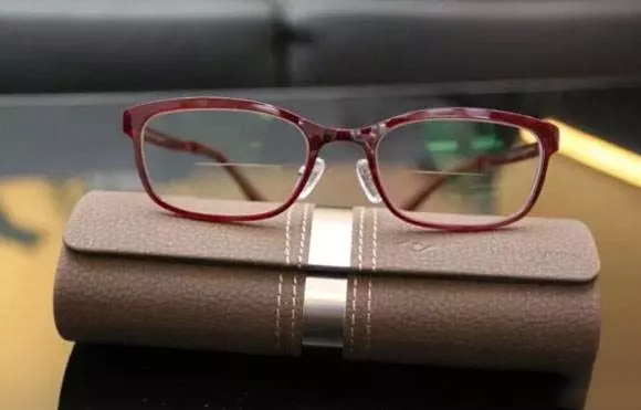 美麗島老花鏡：老年人避免眼疲勞，老花鏡如何選擇？