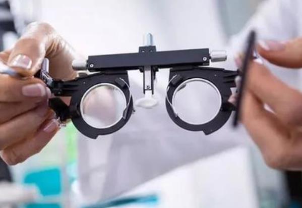 漸進(jìn)老花鏡的驗光方法